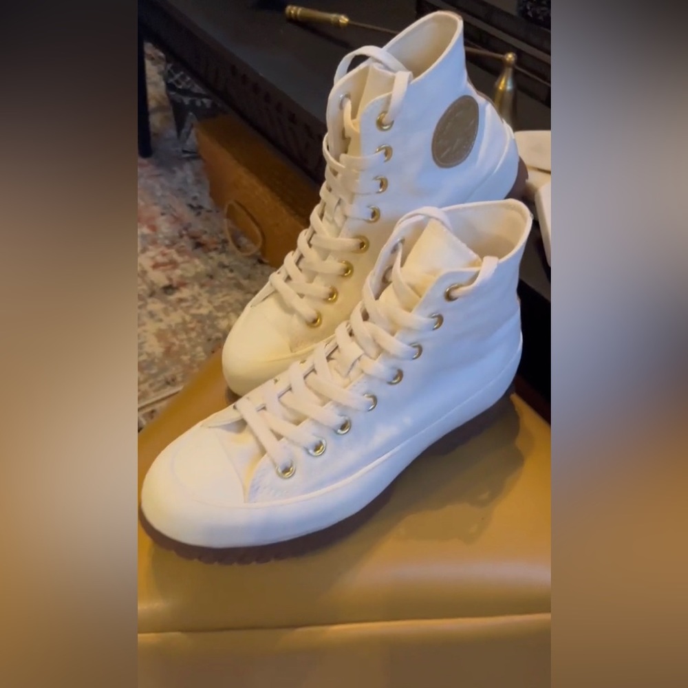 Woman’s converse